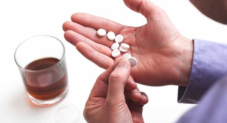 ¿Es posible beber alcohol con antibióticos